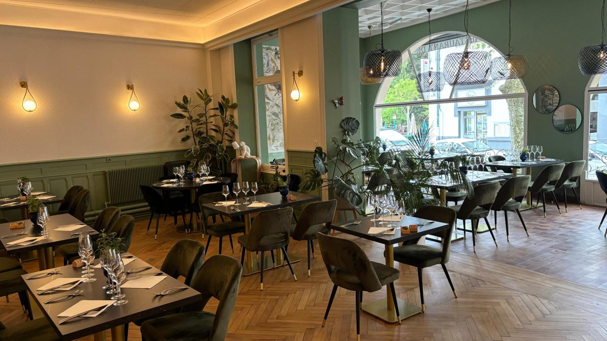 Logis Hotel Restaurant Grand Hotel De Lyon Vals-les-Bains Eksteriør bilde
