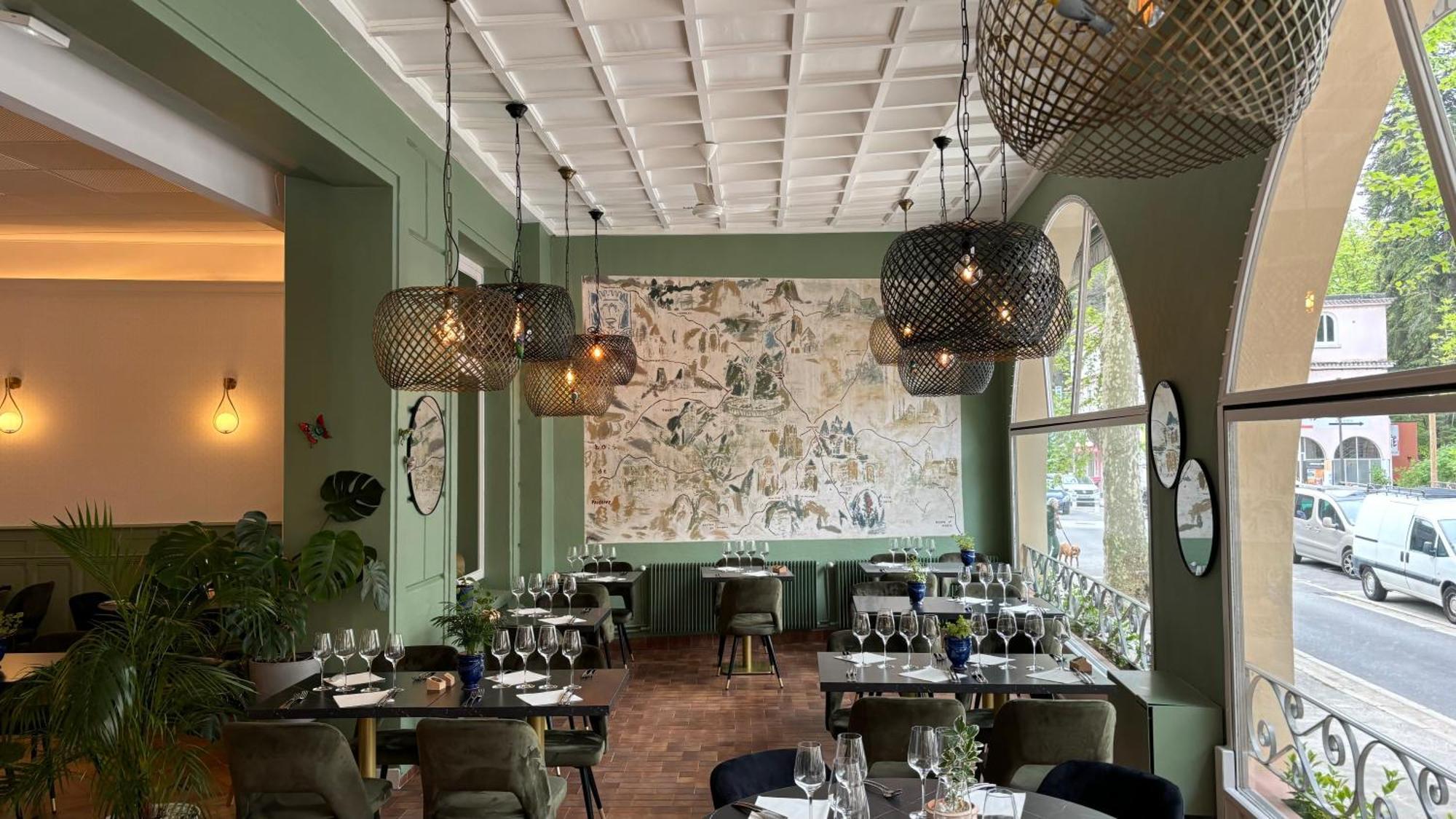 Logis Hotel Restaurant Grand Hotel De Lyon Vals-les-Bains Eksteriør bilde