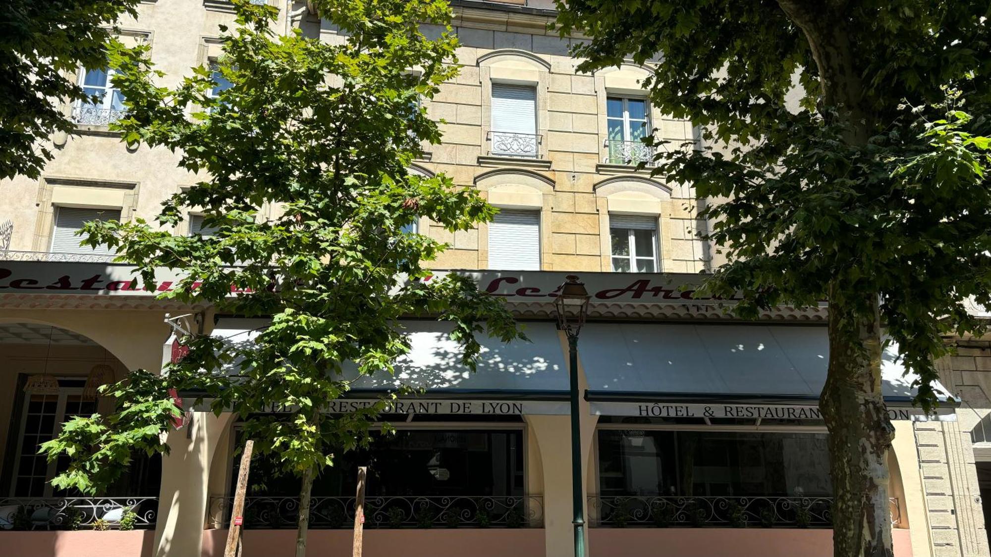 Logis Hotel Restaurant Grand Hotel De Lyon Vals-les-Bains Eksteriør bilde