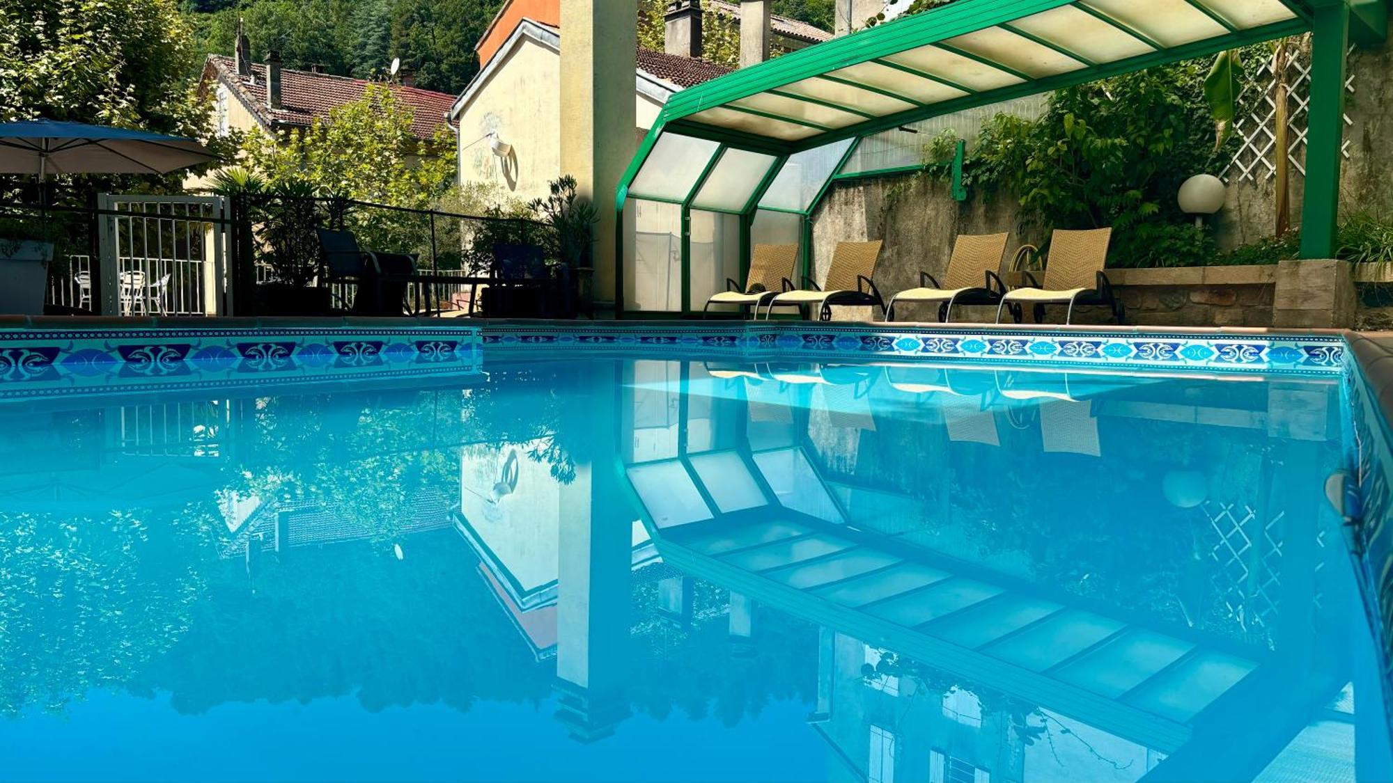Logis Hotel Restaurant Grand Hotel De Lyon Vals-les-Bains Eksteriør bilde