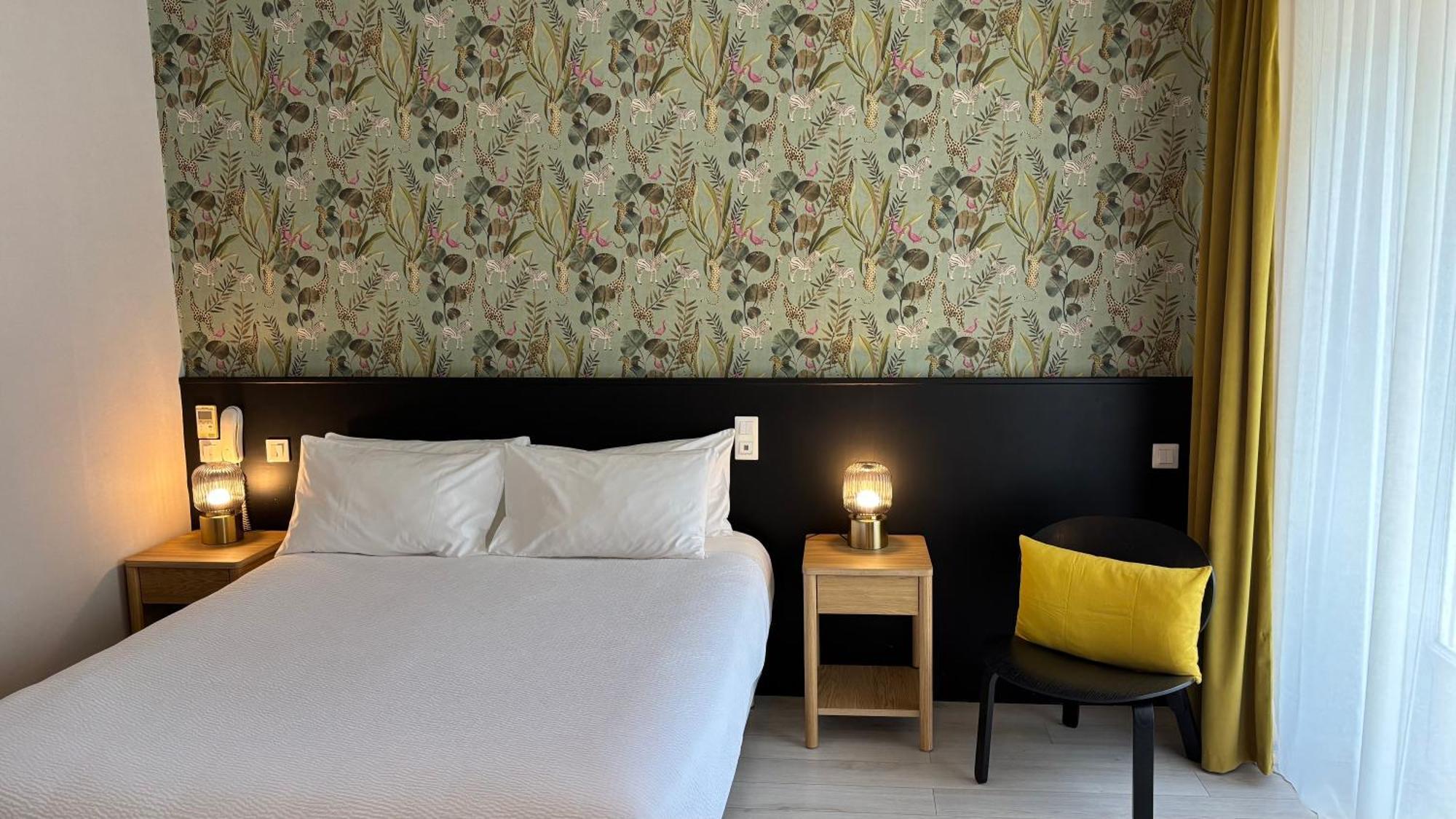 Logis Hotel Restaurant Grand Hotel De Lyon Vals-les-Bains Eksteriør bilde