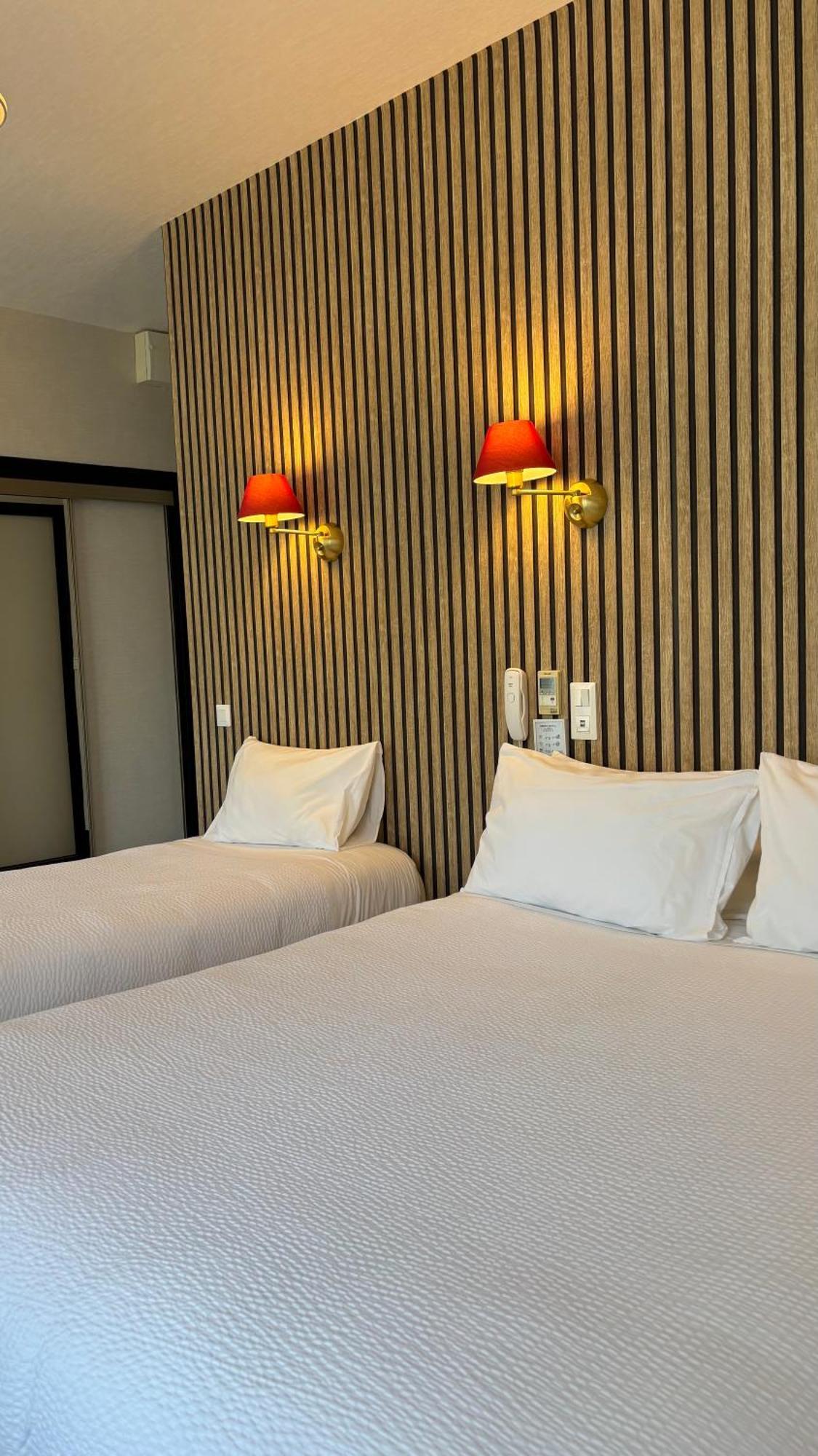 Logis Hotel Restaurant Grand Hotel De Lyon Vals-les-Bains Eksteriør bilde
