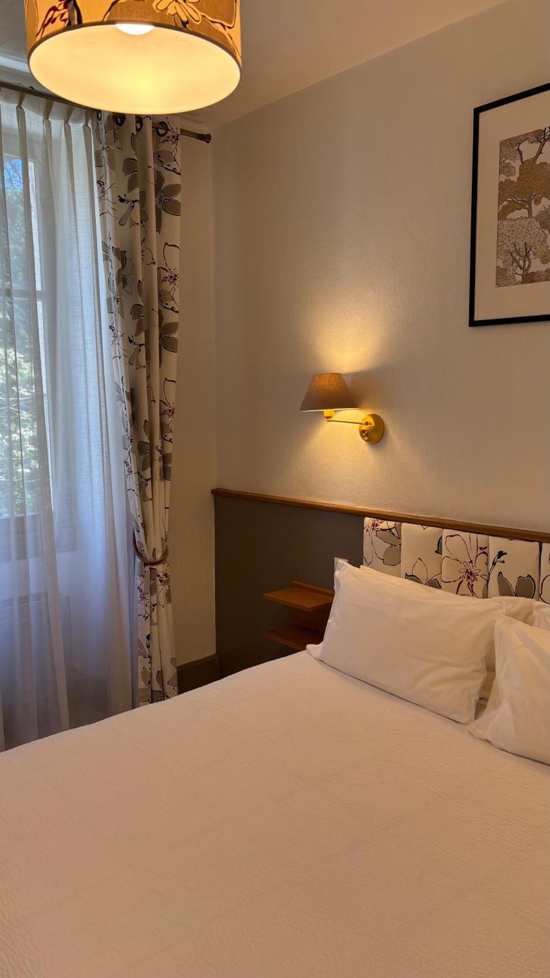 Logis Hotel Restaurant Grand Hotel De Lyon Vals-les-Bains Eksteriør bilde