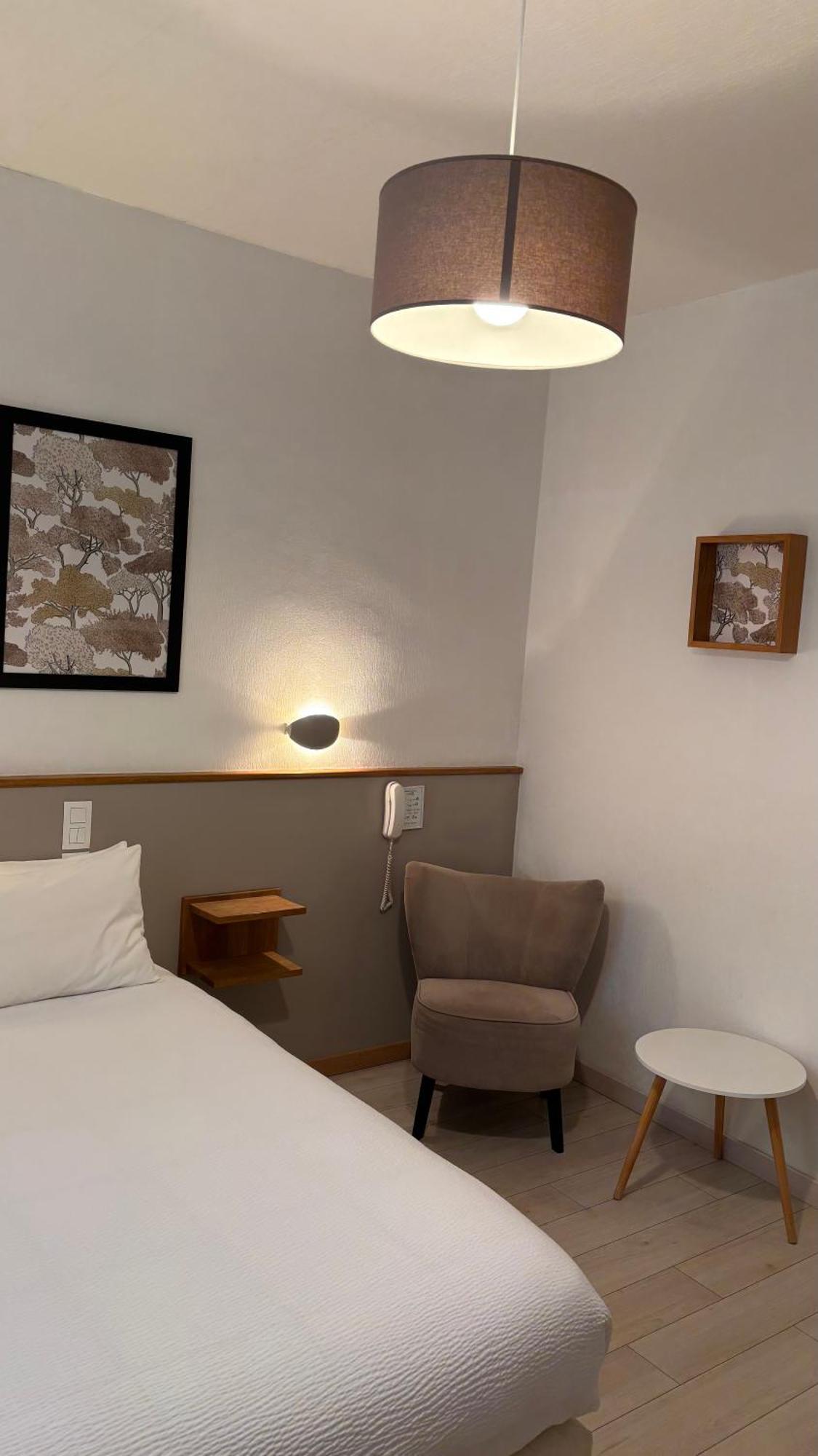 Logis Hotel Restaurant Grand Hotel De Lyon Vals-les-Bains Eksteriør bilde