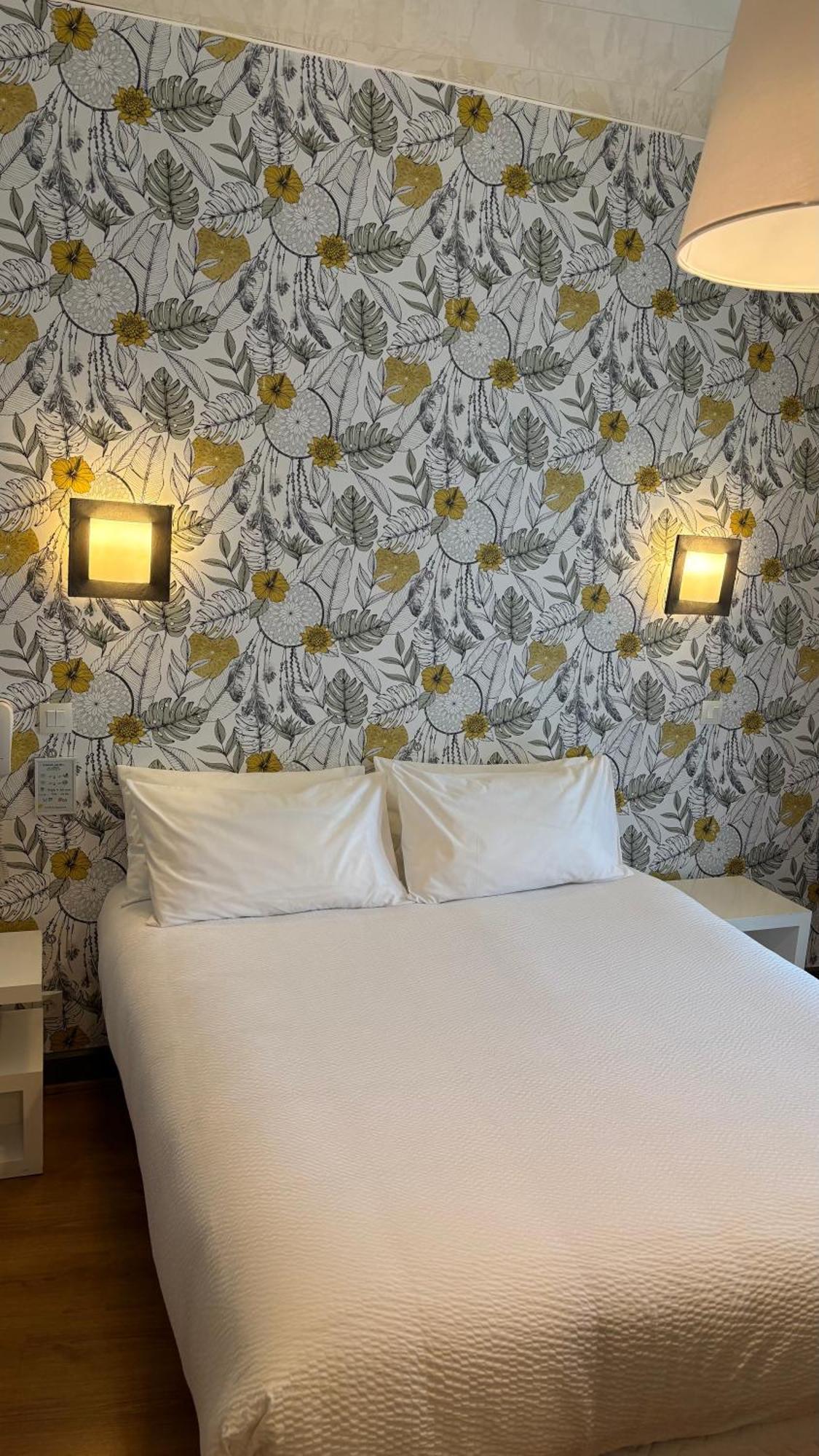 Logis Hotel Restaurant Grand Hotel De Lyon Vals-les-Bains Eksteriør bilde
