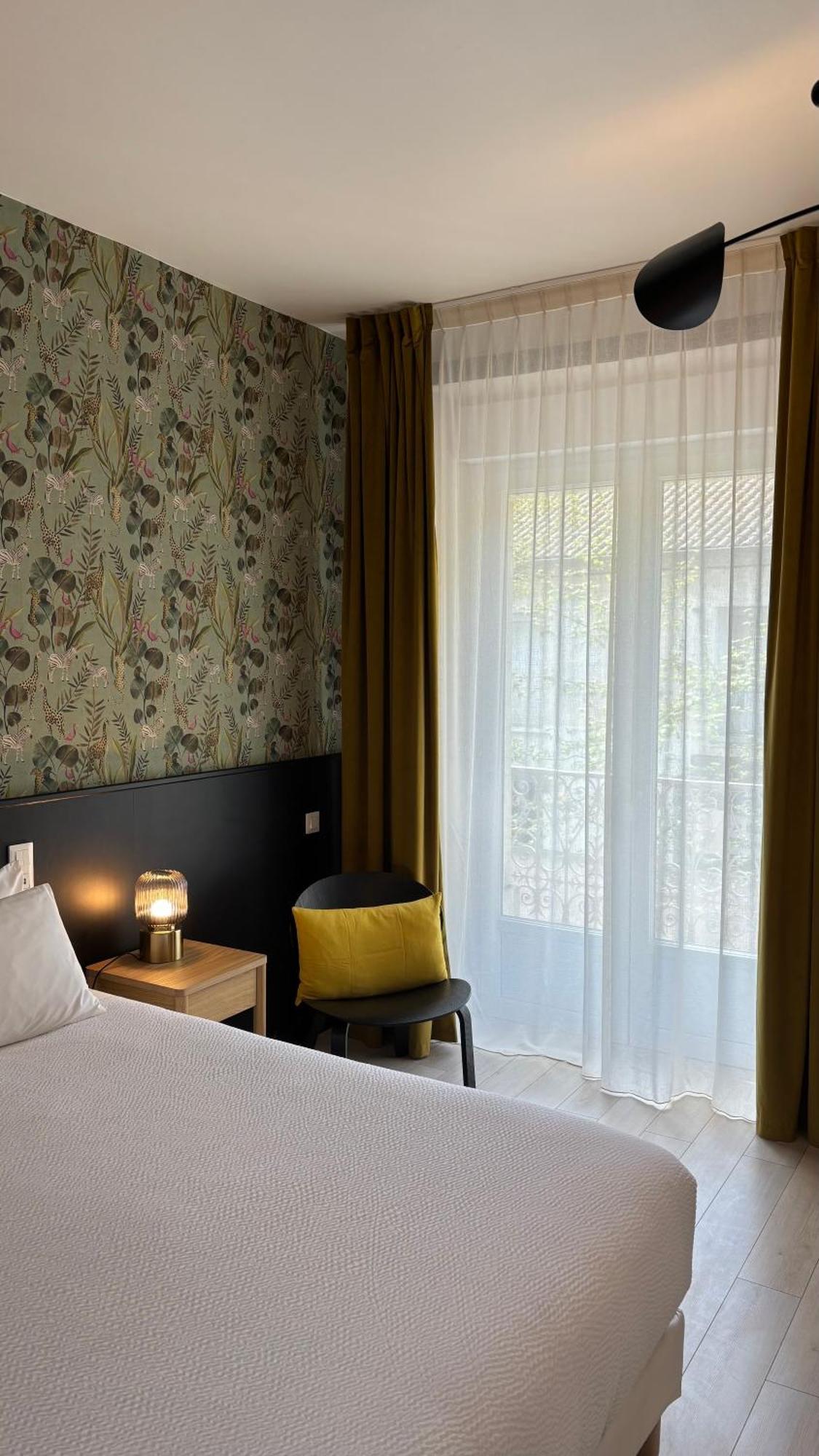 Logis Hotel Restaurant Grand Hotel De Lyon Vals-les-Bains Eksteriør bilde