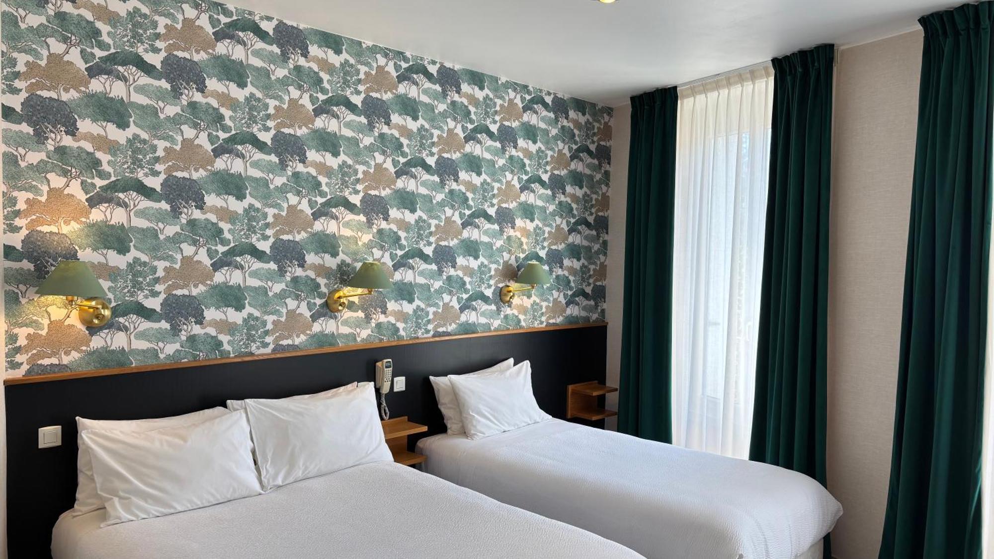 Logis Hotel Restaurant Grand Hotel De Lyon Vals-les-Bains Eksteriør bilde