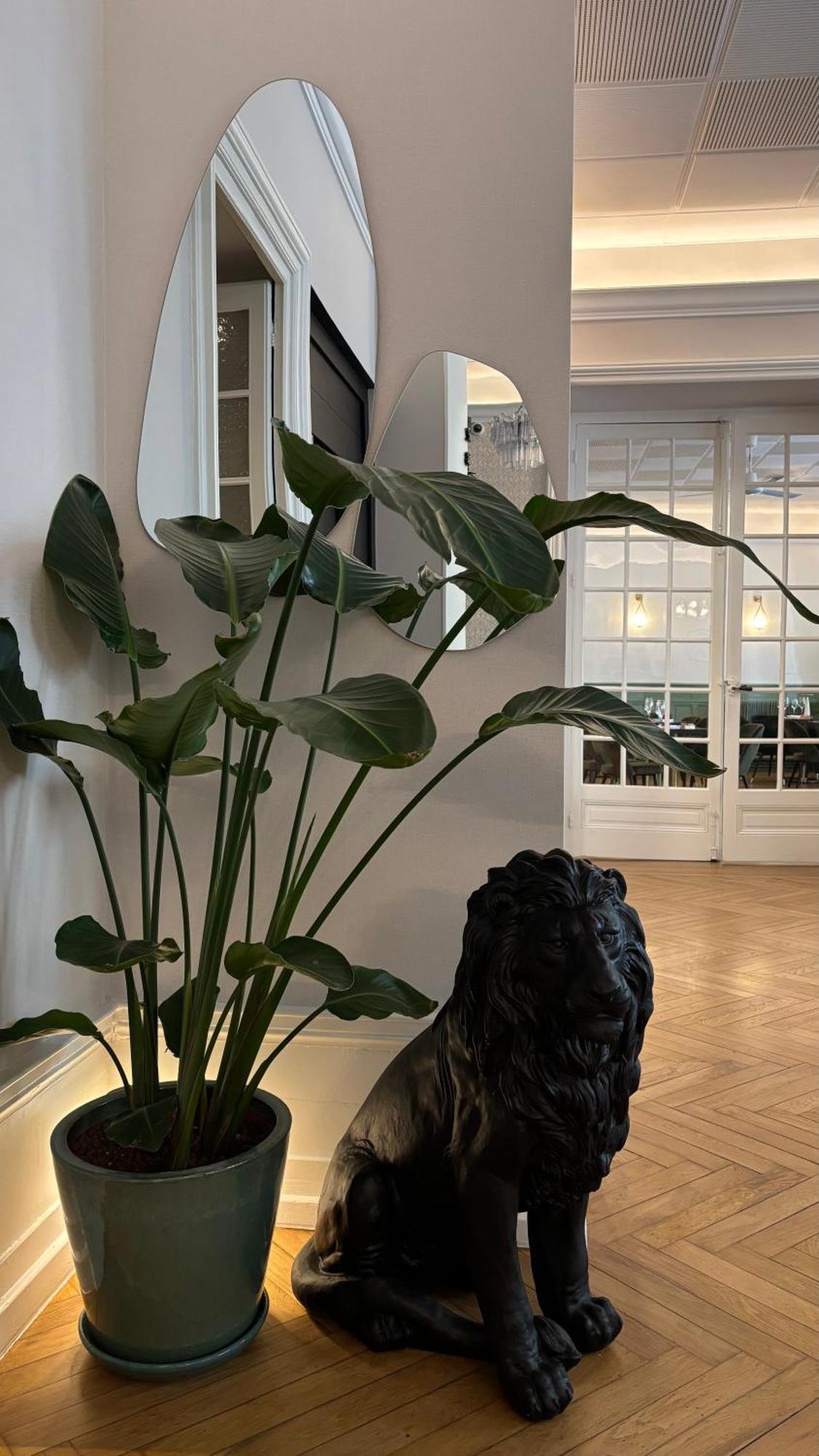 Logis Hotel Restaurant Grand Hotel De Lyon Vals-les-Bains Eksteriør bilde